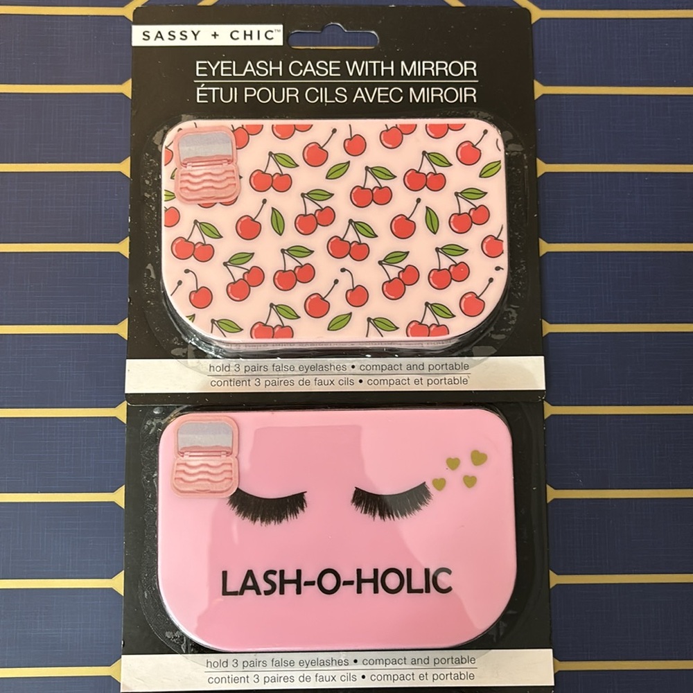 EYELASH CASE WITH MIRROR holds 3 pairs of false eyelashes compact and portable